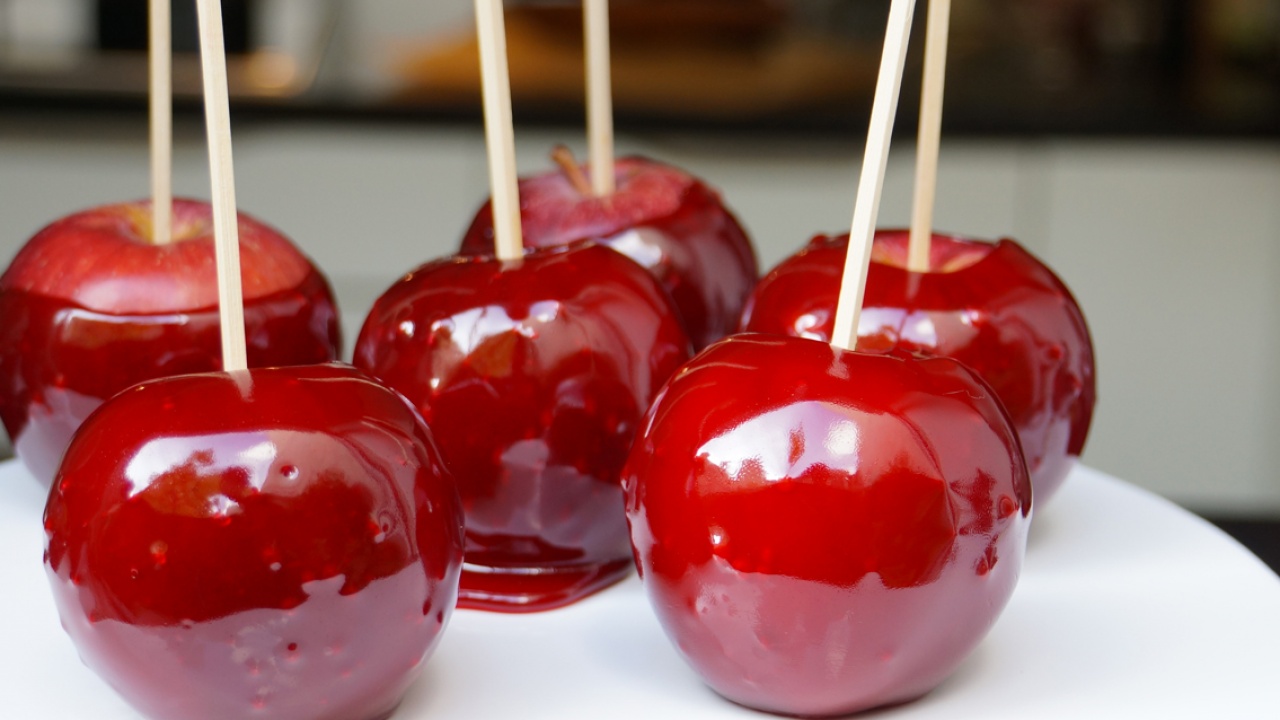 Recette facile des pommes d'amour comme à la fête