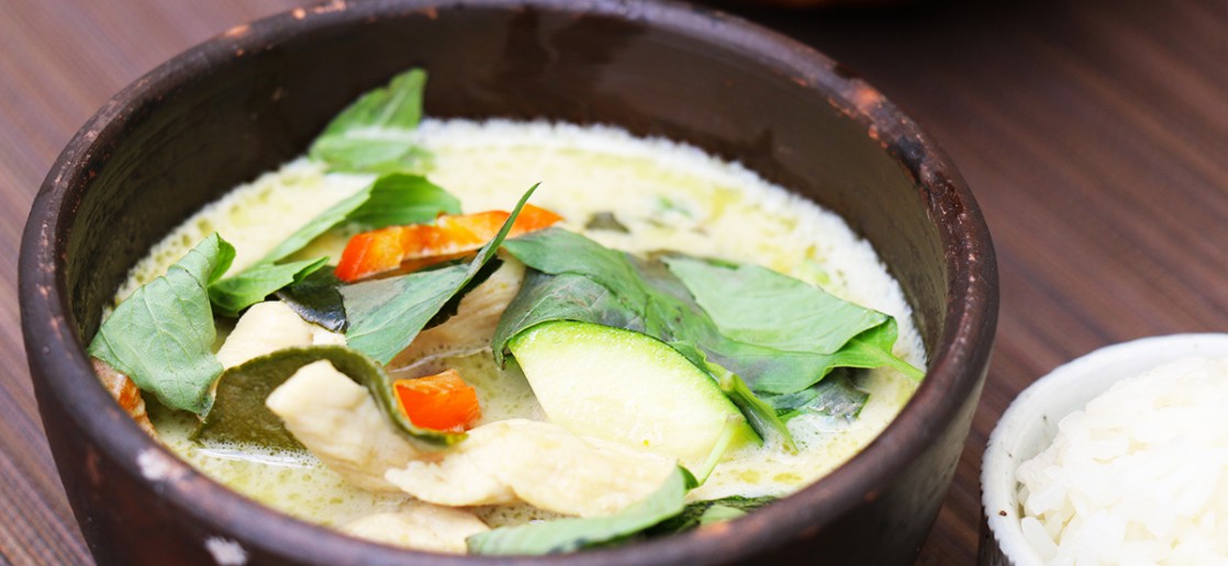 Curry vert au poulet: recette thaïlandaise 