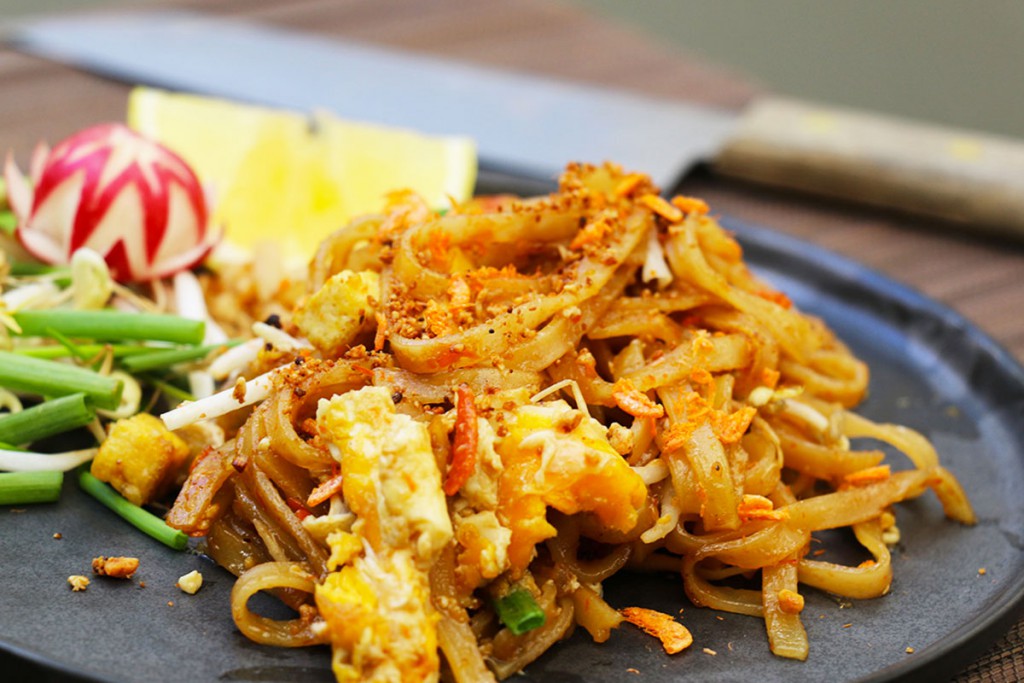 Pad Thai Ou Nouilles Sautees A La Thailandaise Hervecuisine Com