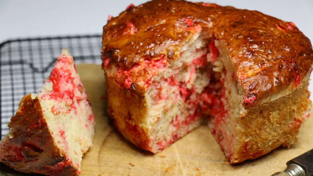 Brioche aux pralines roses 