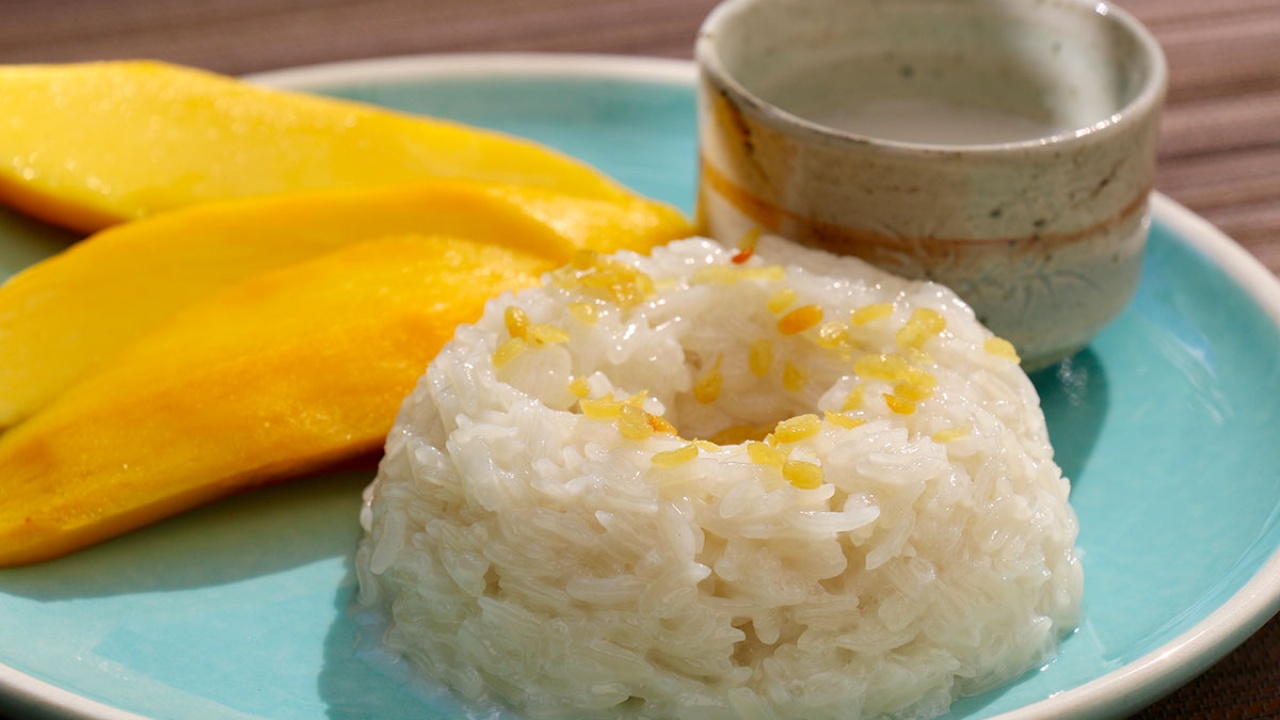 Gâteau de riz gluant thaïlandais à la noix de coco 