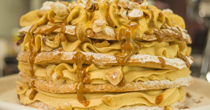 Recette Gâteau de Noël noisette confiture de lait - HerveCuisine.com