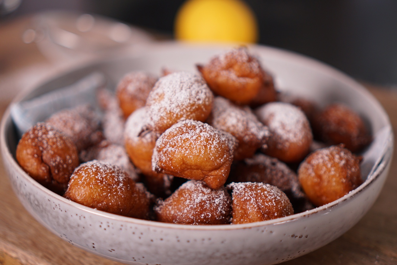 Recette des beignets moelleux à la ricotta - HerveCuisine.com