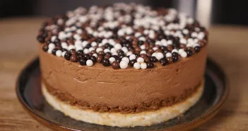 Gâteau mousse chocolat et craquant praline - Des recettes à Gogo - Recettes  Maison - Simples - Veggies by Gogo