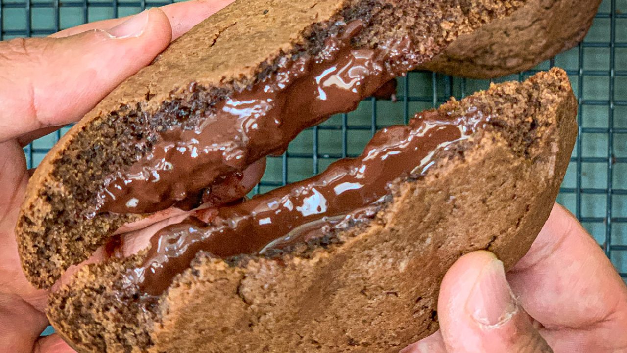 Recette Des Cookies Tout Chocolat Au Coeur Coulant Hervecuisine Com