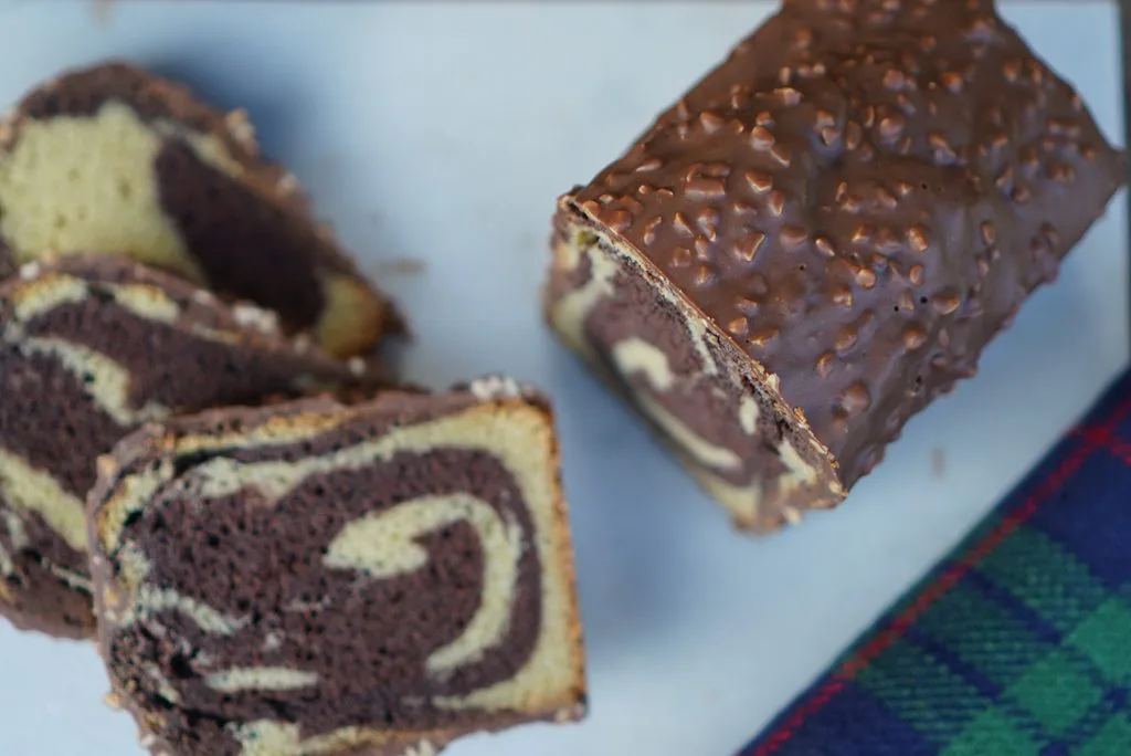 Recette Cake Marbre Vanille Chocolat Avec Glacage Rocher Hervecuisine Com Recette Cake Marbre Vanille Chocolat Avec Glacage Rocher Hervecuisine Com