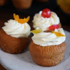 Mini baba au rhum en muffin