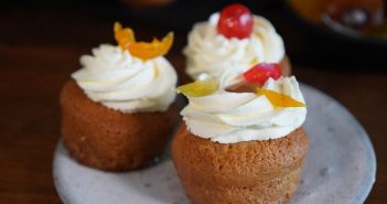 Mini baba au rhum en muffin