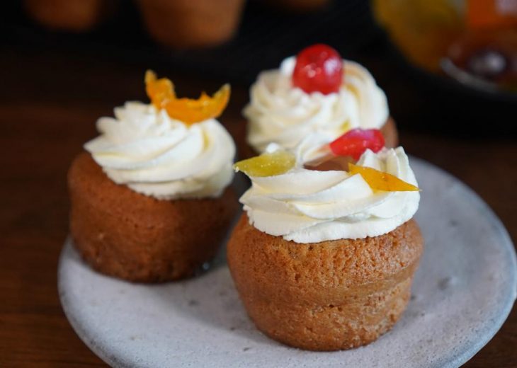 Mini baba au rhum en muffin