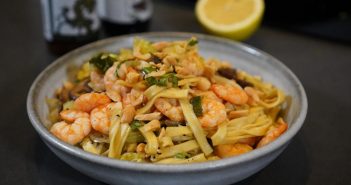 Recette des nouilles sautées crevettes à l’ail