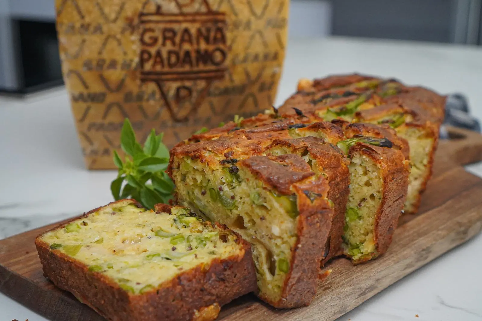 Recette Cake Aperitif Au Grana Padano Et Petits Legumes De Printemps Hervecuisine Com