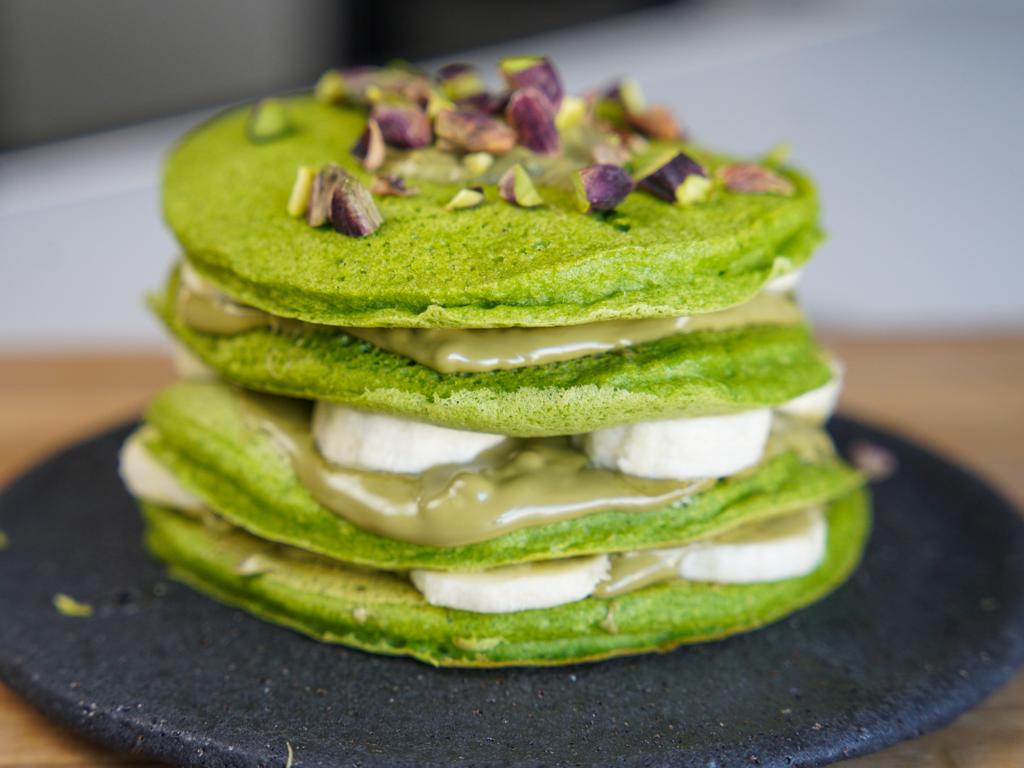 spinachio pancake (épinard pancakes avec creme pistache et éclats pistaches)