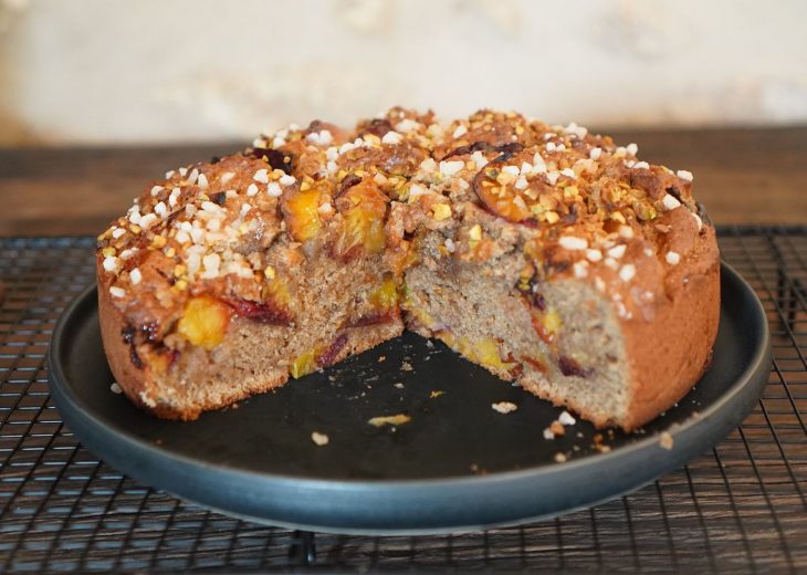Gateau moelleux prunes noisettes