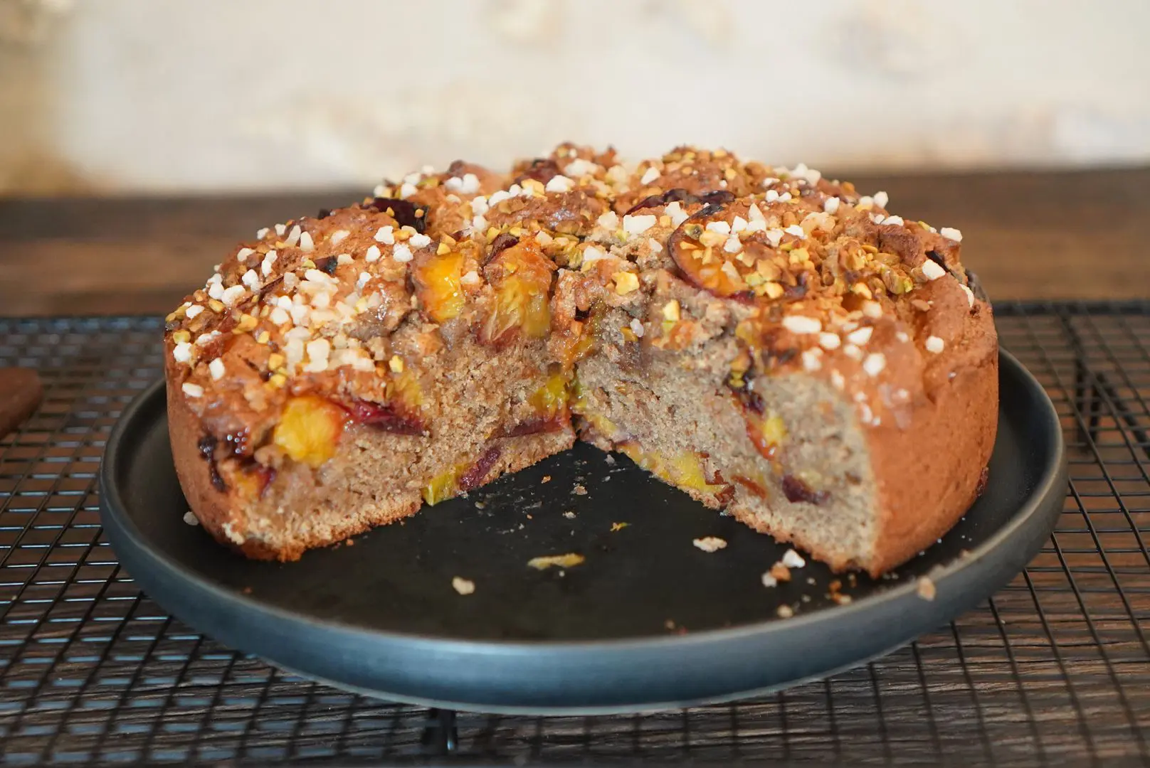 La Recette Du Gateau Moelleux Prunes Noisettes Hervecuisine Com