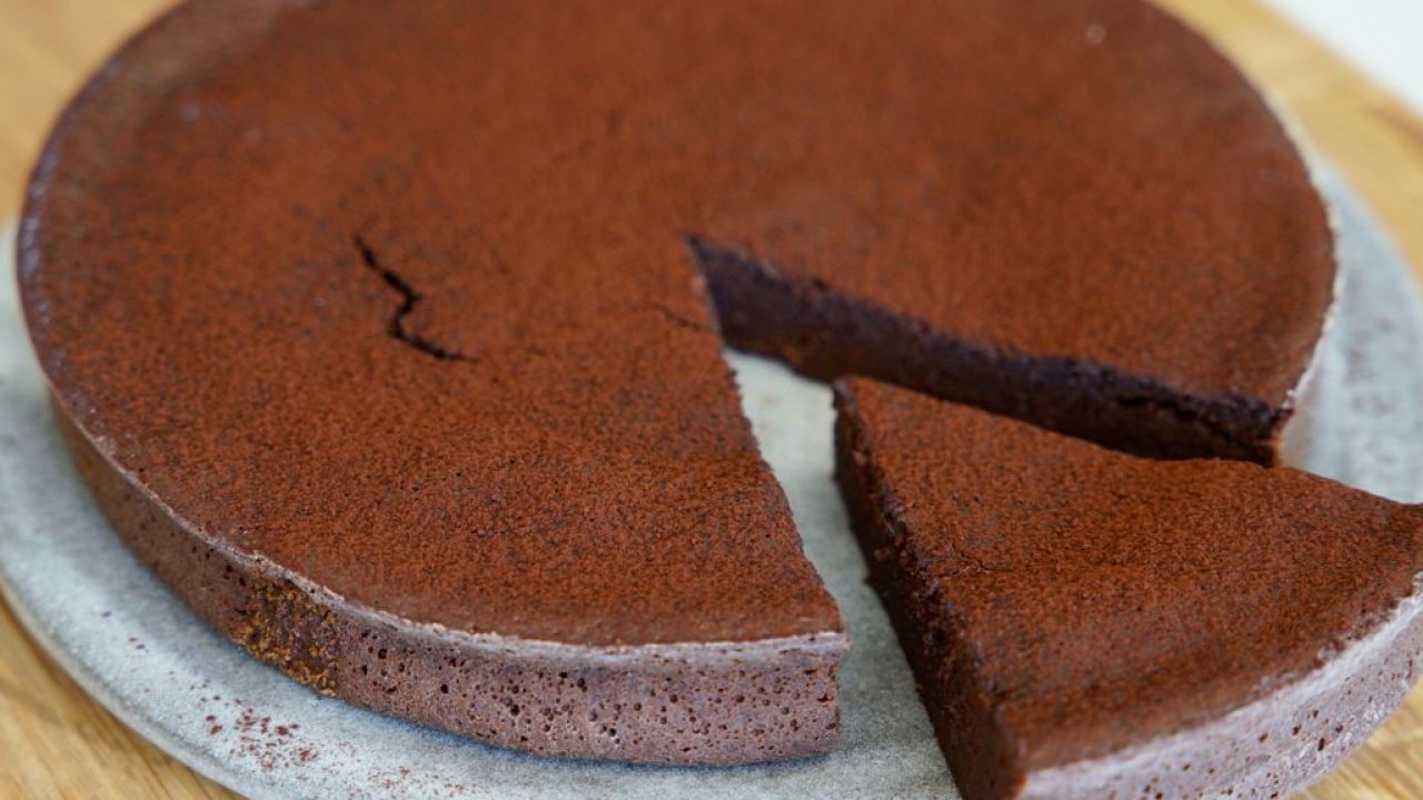 La Recette Du Fondant Au Chocolat 5 Ingredients Sans Beurre Hervecuisine Com
