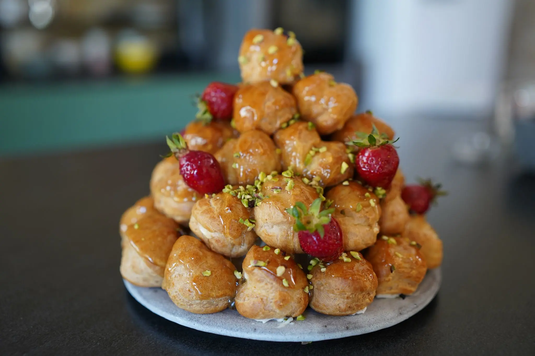 Combien De Choux Par Personne Pour Une Pièce Montée Recette de la pièce montée maison avec choux crème pâtissière et caramel -  HerveCuisine.com
