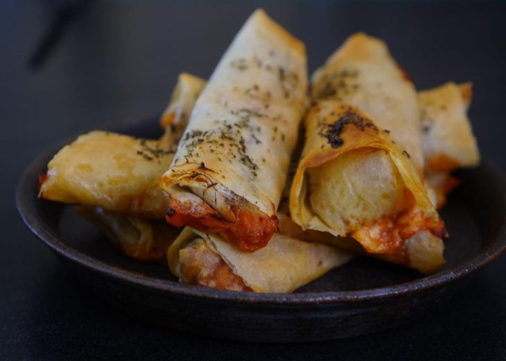 rouleaux croustillants tomate mozza basilic