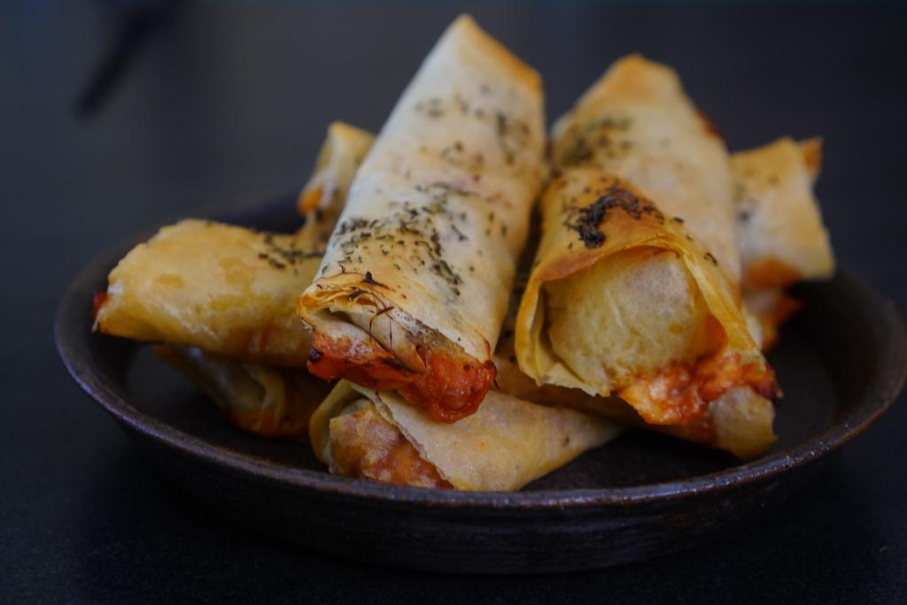 rouleaux croustillants tomate mozza basilic