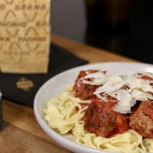 tagliatelles aux boulettes de boeuf et Grana Padano