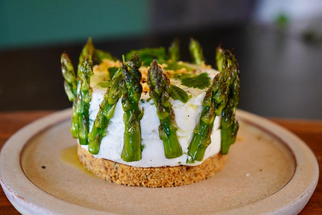 La recette du cheesecake salé chèvre frais et asperges