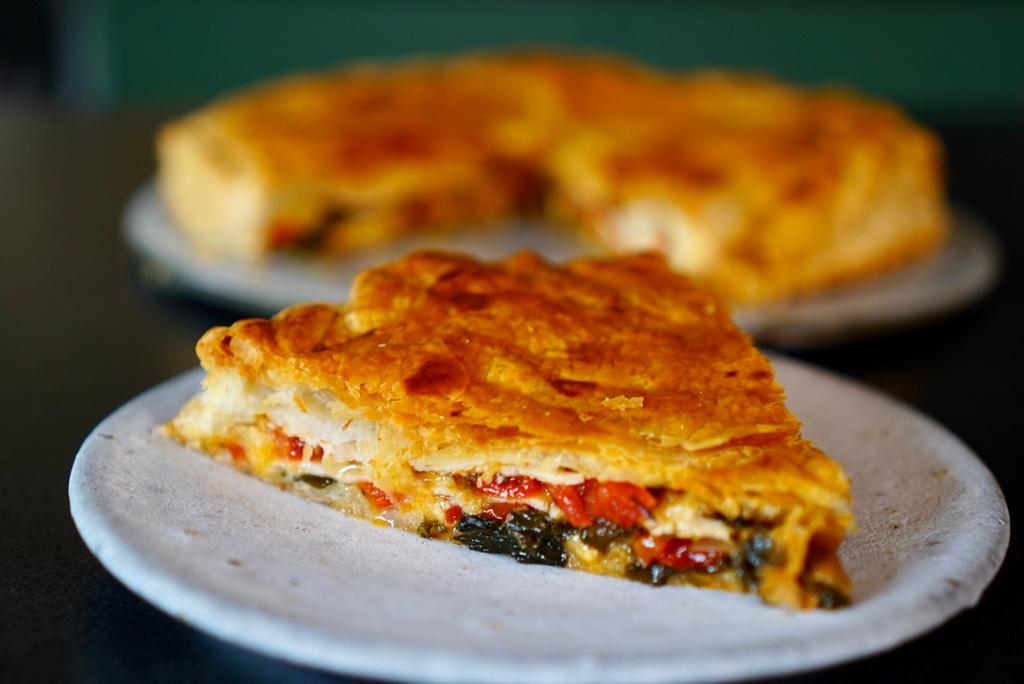 Tourte feuilletée poivron rouge, poulet, mozzarella