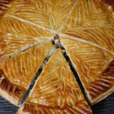 Tourte feuilletée champignons épinards mozzarella