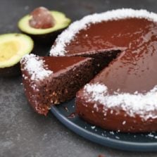 gateau moelleux chocolat avocat sans beurre