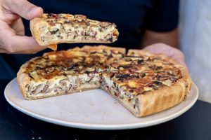 Quiche aux champignons et fromage facile et rapide : recette forestière d’automne quiche champignon fromage
