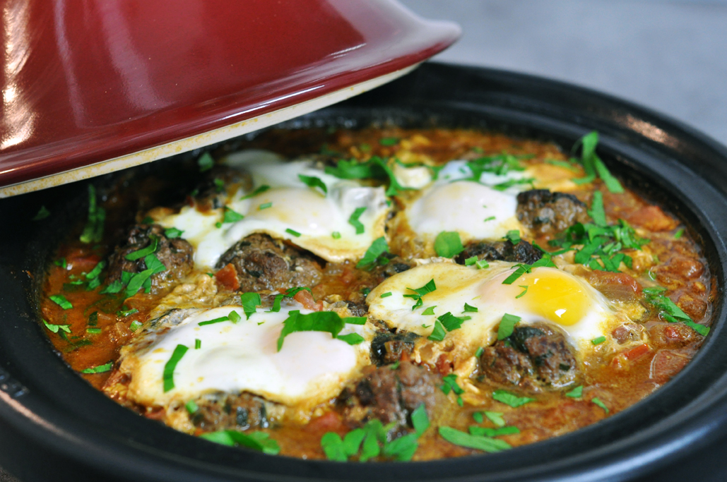 Tajine aux boulettes de viande, pommes de terre et olives