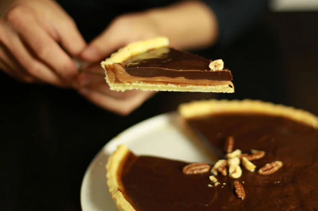 Tarte Double Chocolat et Caramel Beurre Salé - Recette par delf745